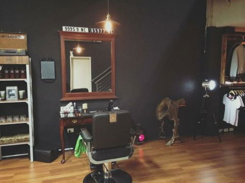 Bayside Barber Shop & Shaving Parlour - Hairdresser Australia 3